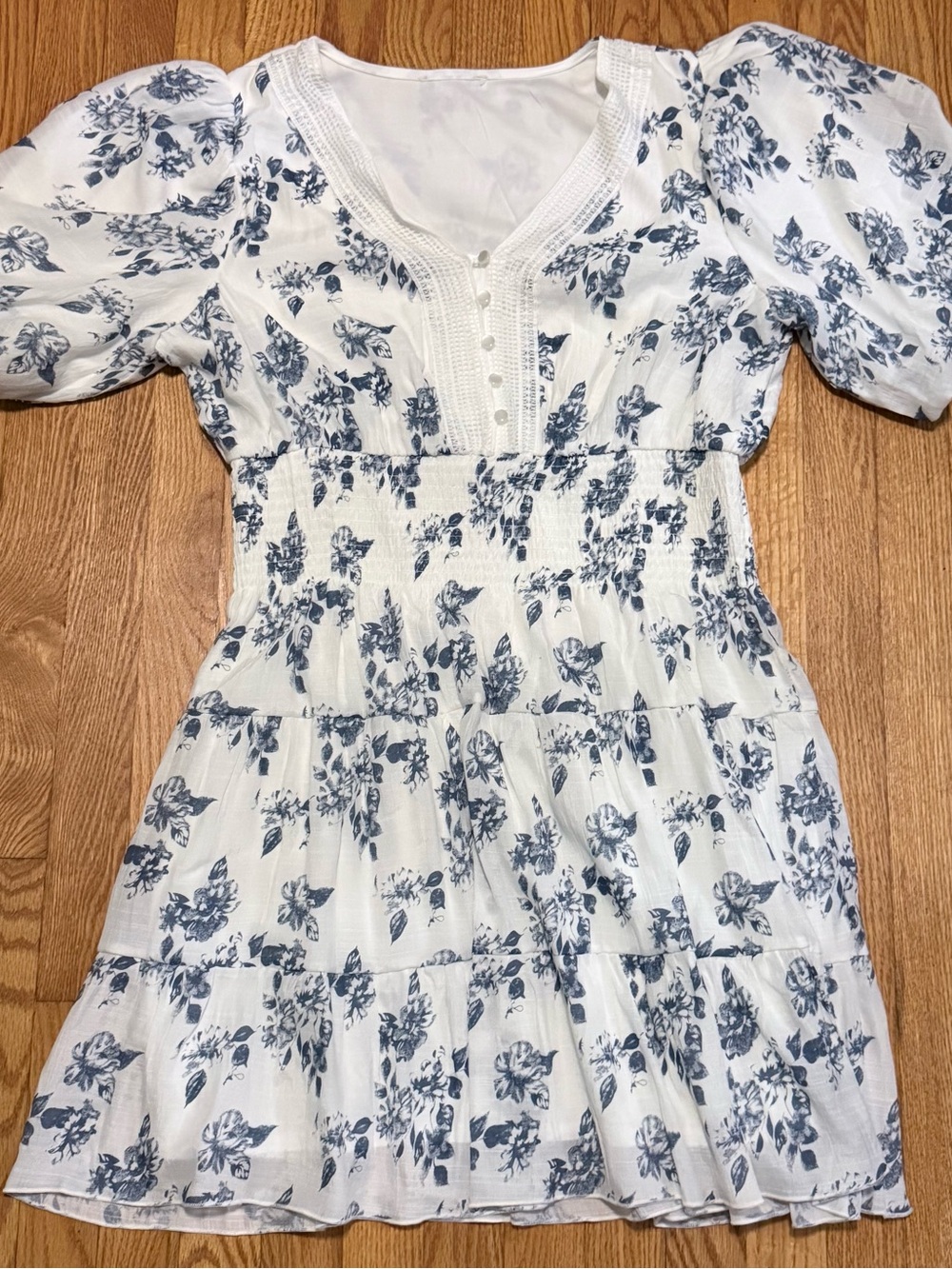White and Blue Floral Puff-Sleeve Casual Dress